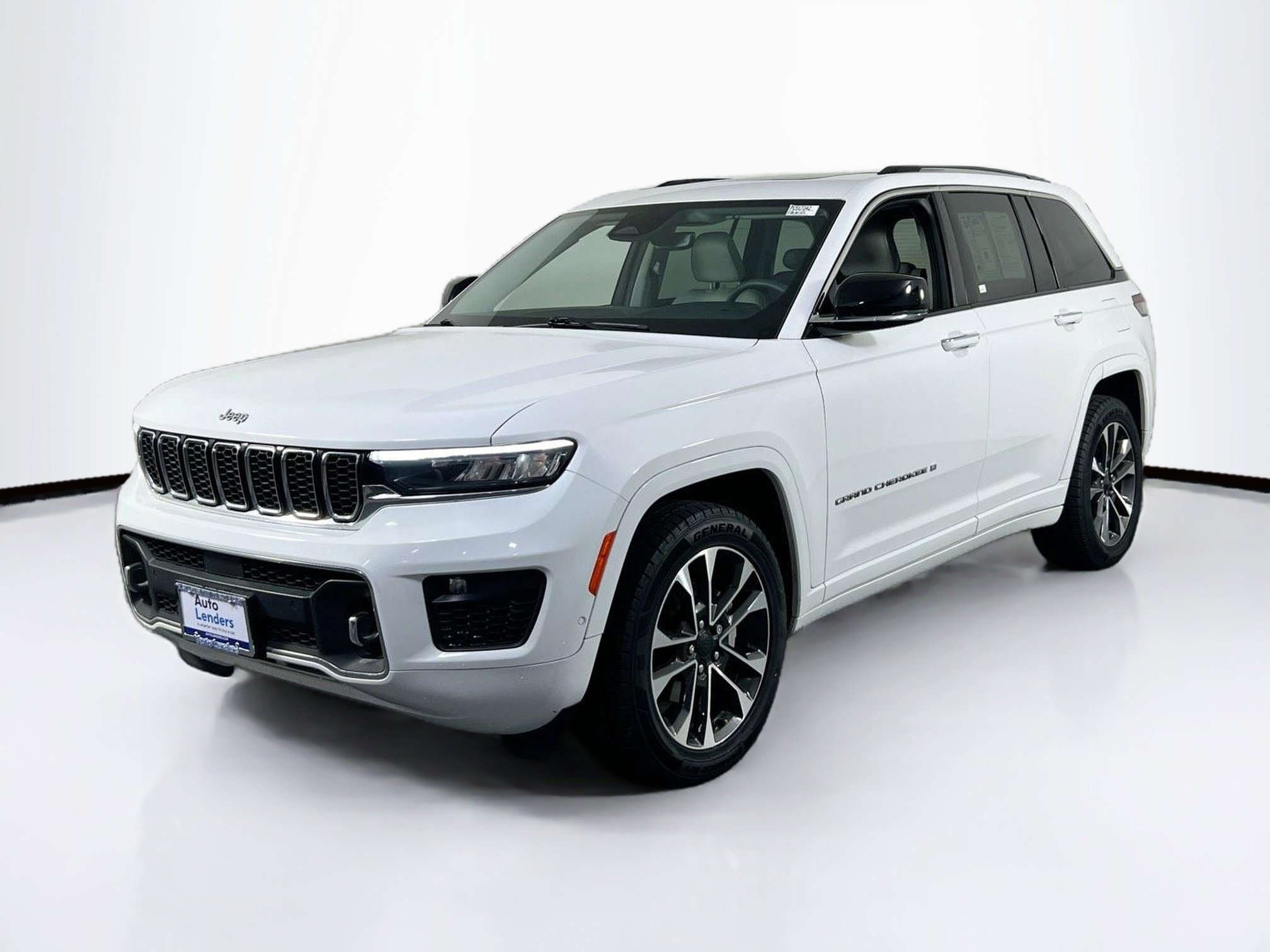 Used 2023 Jeep Grand Cherokee Overland image 1
