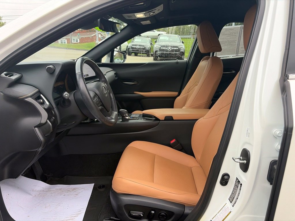 Used 2025 Lexus UX 300h AWD w/ Cold Area Package image 12