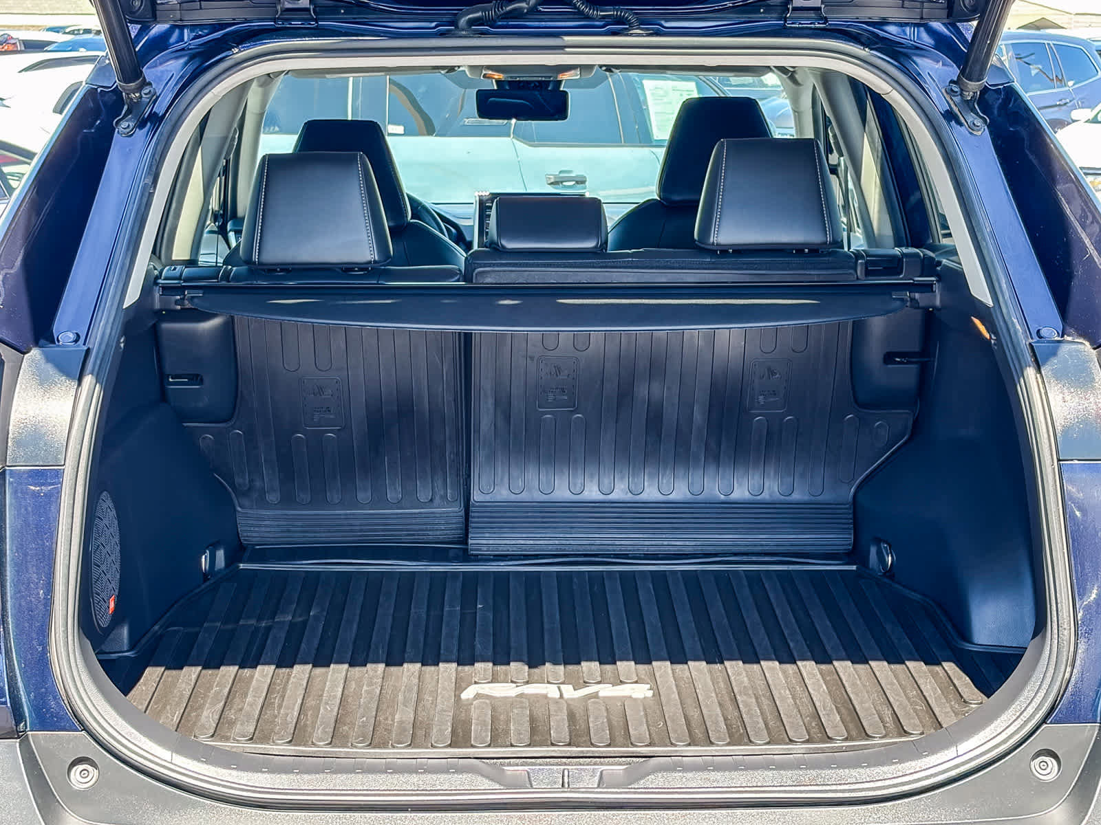 Used 2019 Toyota RAV4 Limited w/ Advanced Technology Package FWD image 26