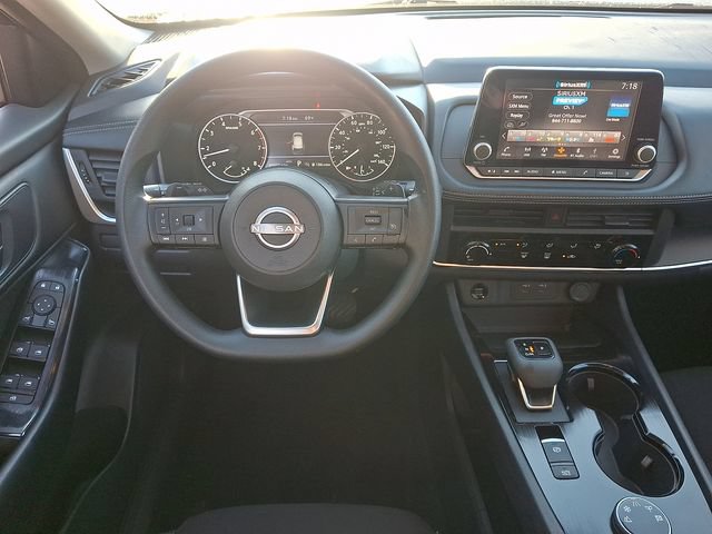 Used 2024 Nissan Rogue S AWD/4WD image 11