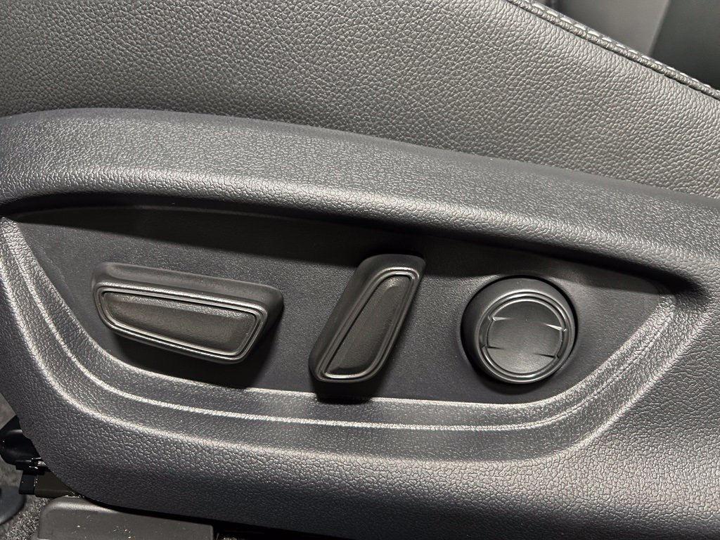 New 2026 Toyota Camry SE FWD image 13