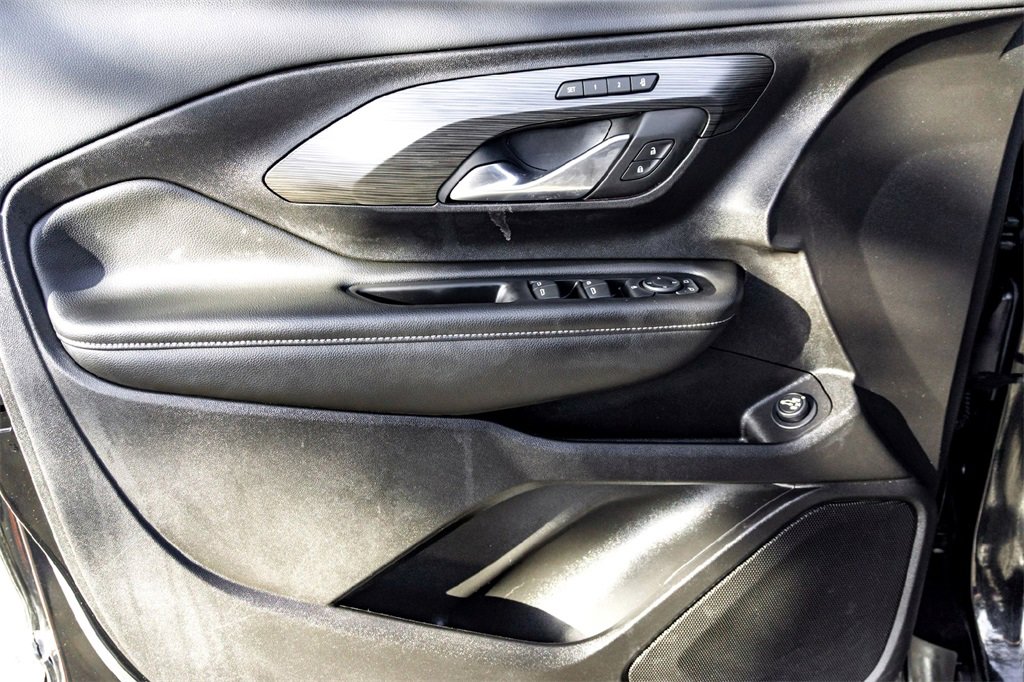 Used 2024 GMC Terrain SLT image 10