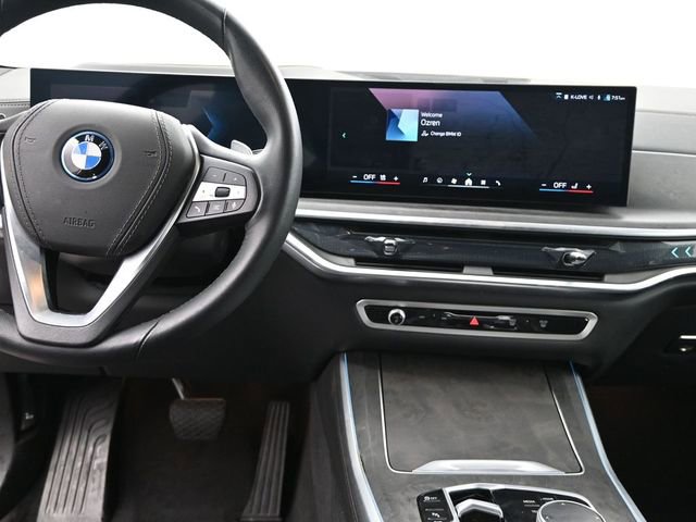 Used 2025 BMW X5 xDrive50e image 15