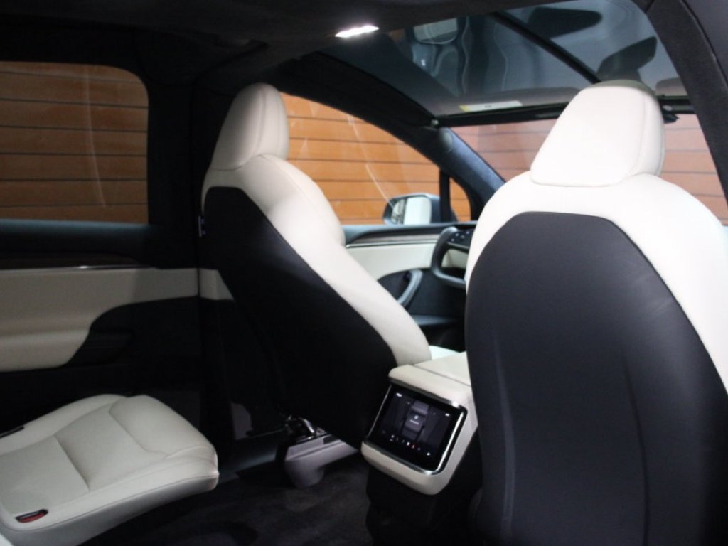 Used 2022 Tesla Model X AWD/4WD image 10