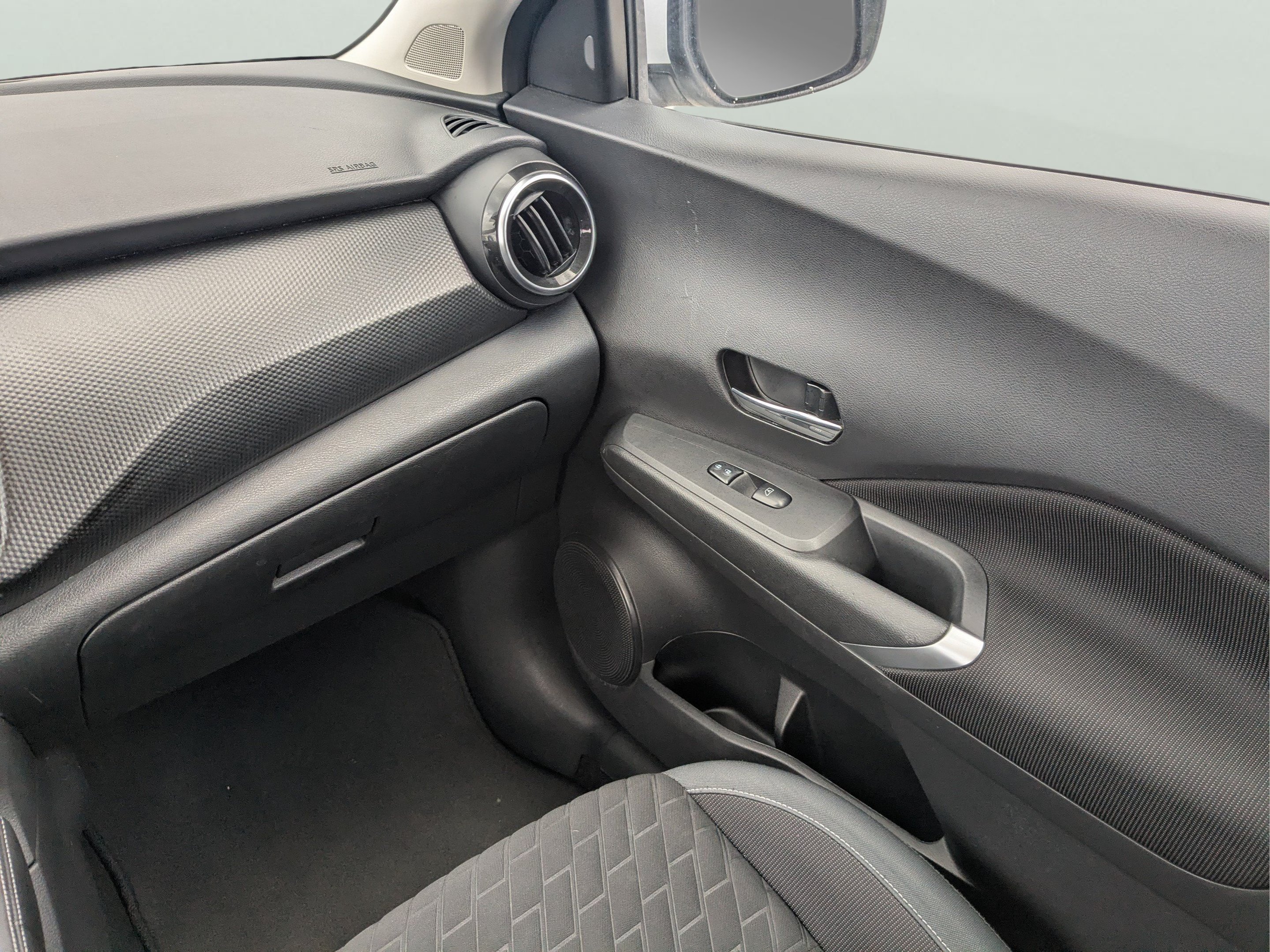 Used 2021 Nissan Kicks SV FWD image 15