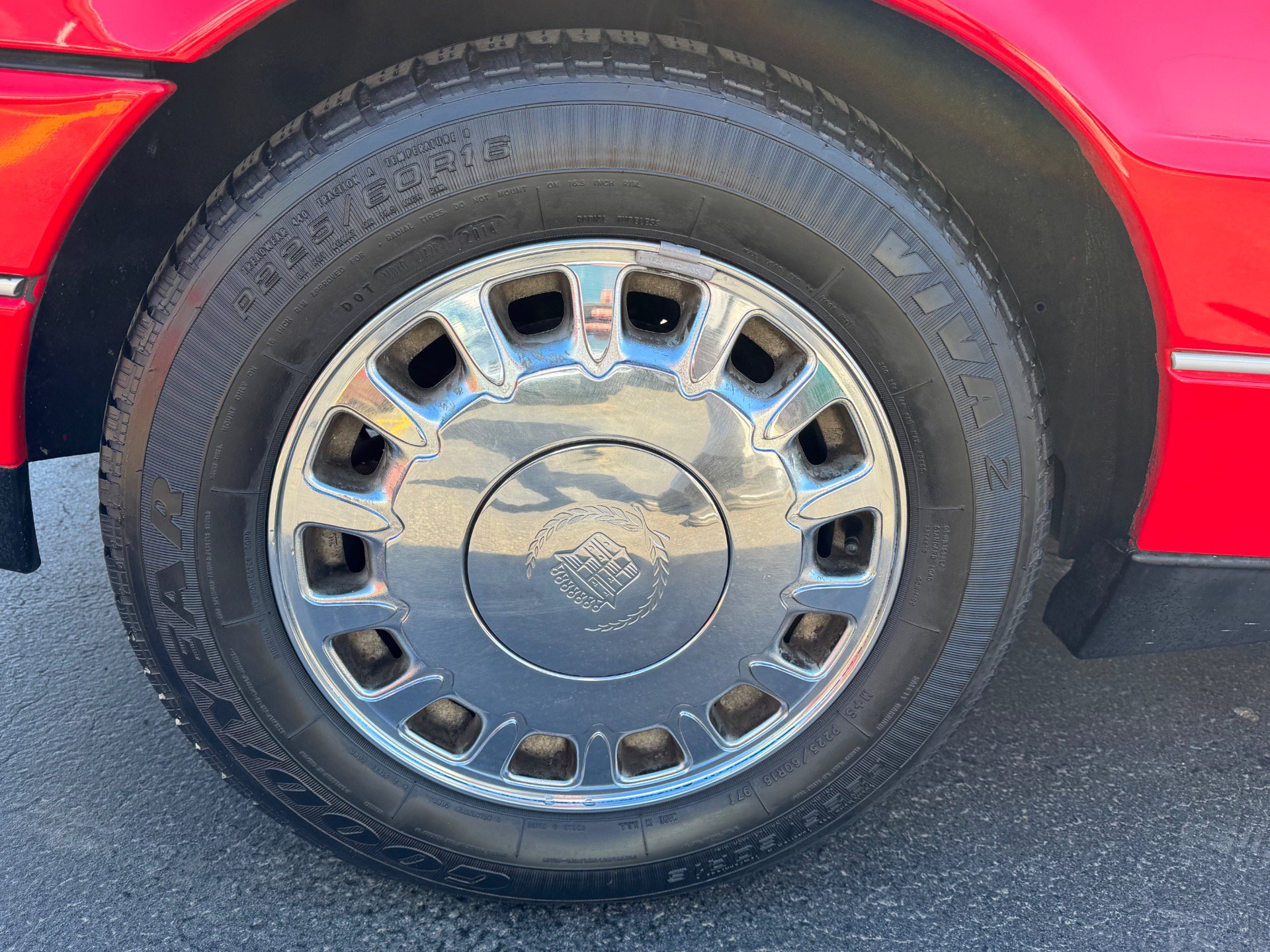 Used 1993 Cadillac Allante FWD image 32