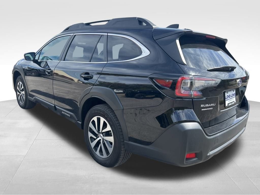 Used 2024 Subaru Outback Premium image 7