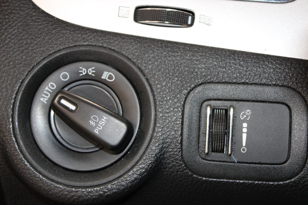 Used 2019 Dodge Journey SE w/ Connectivity Group FWD image 43
