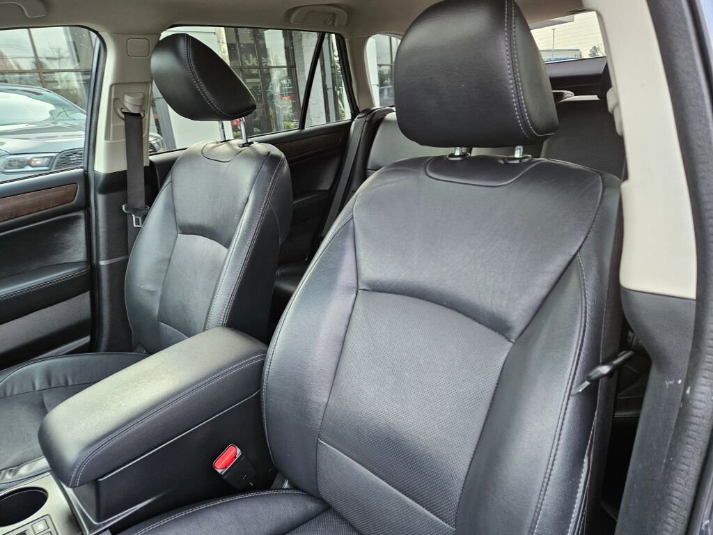 Used 2016 Subaru Outback 3.6R Limited image 16