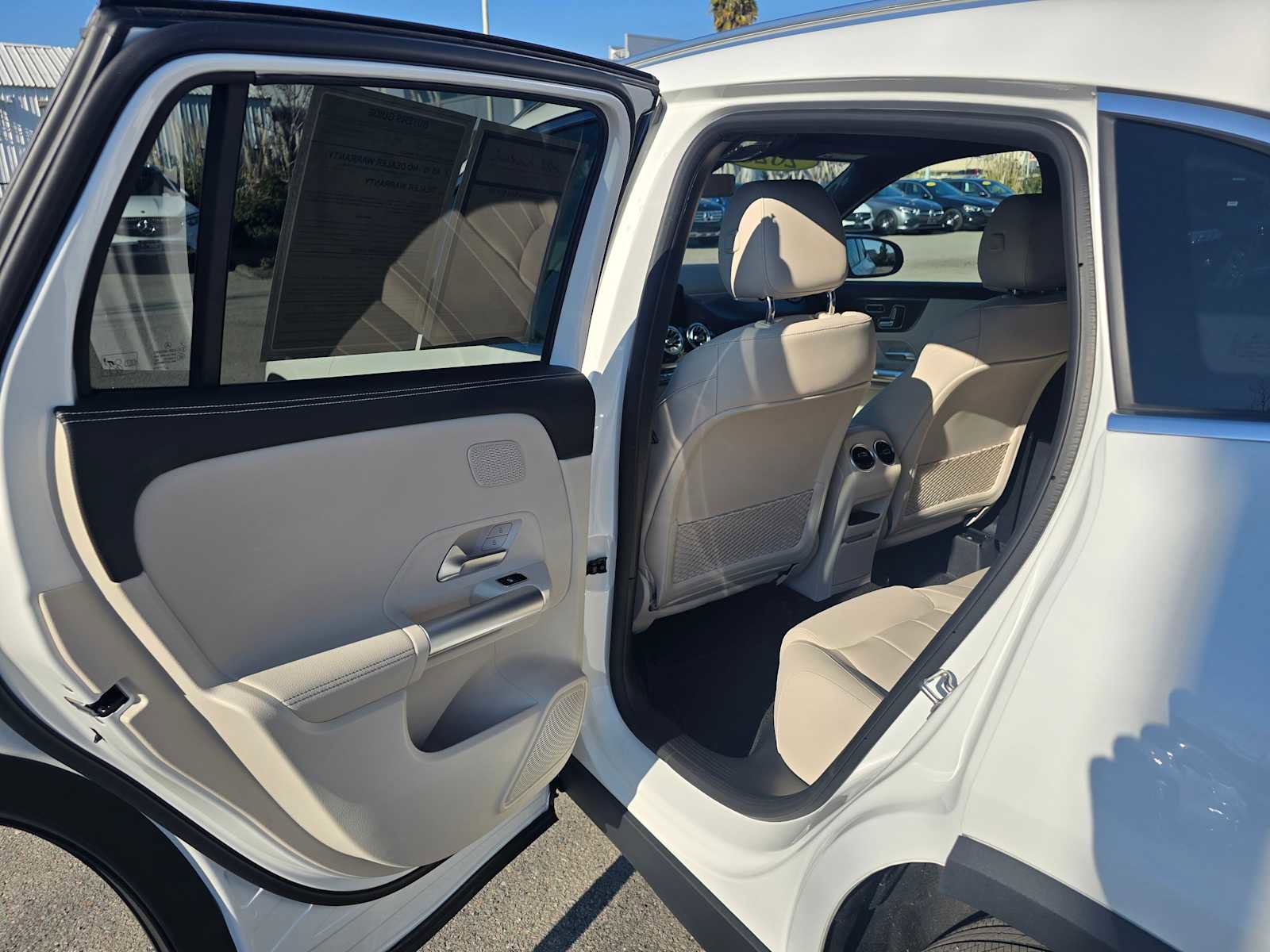 Used 2025 Mercedes-Benz GLA 250 4MATIC image 18