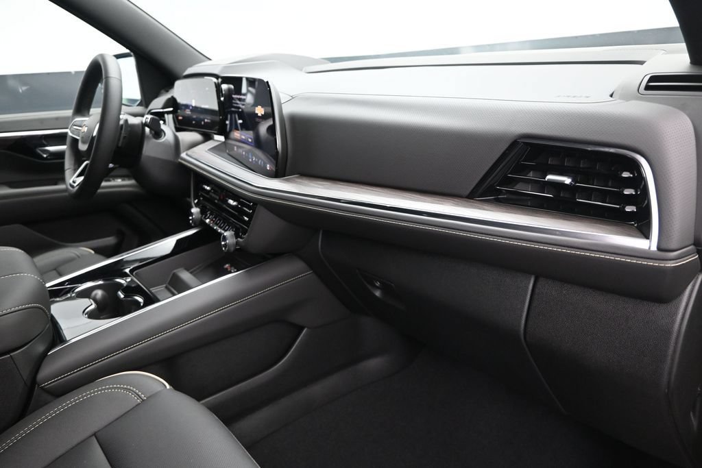 New 2026 Chevrolet Suburban Premier RWD image 25