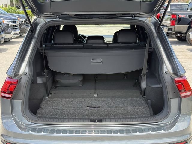 Used 2021 Volkswagen Tiguan SE R-Line FWD image 11