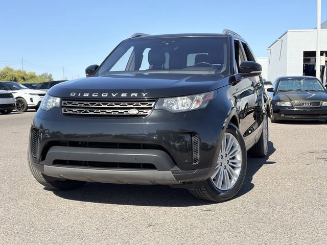 Used 2018 Land Rover Discovery SE image 3