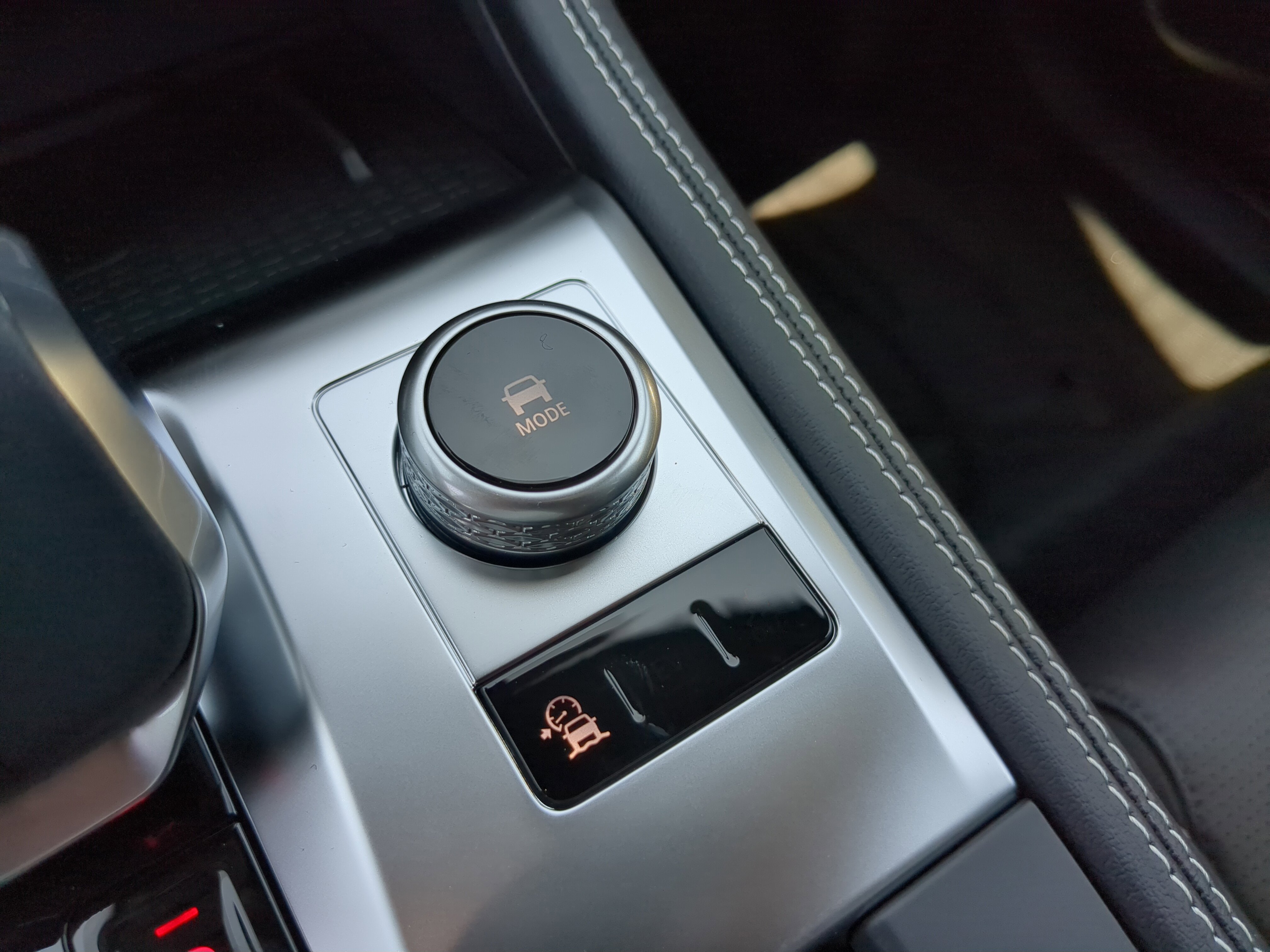 New 2026 Jaguar F-PACE R-Dynamic S image 22