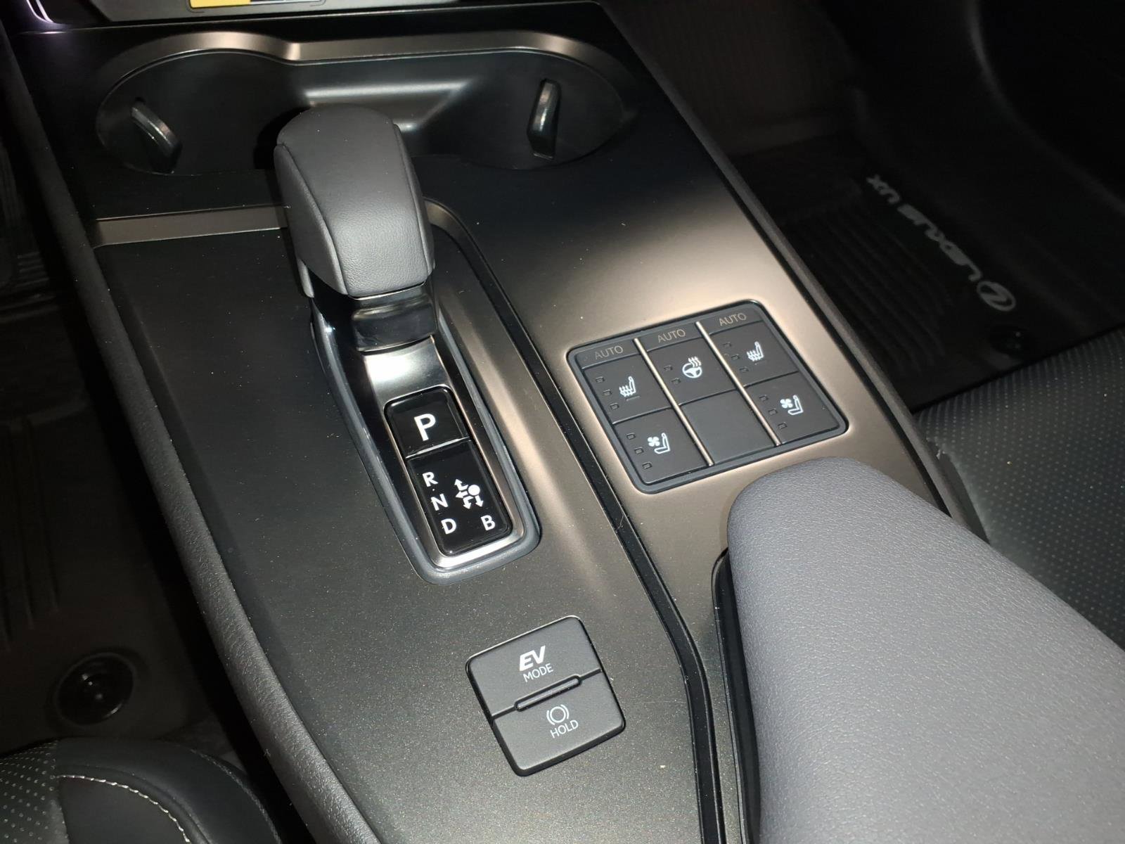 New 2026 Lexus UX 300h AWD image 7