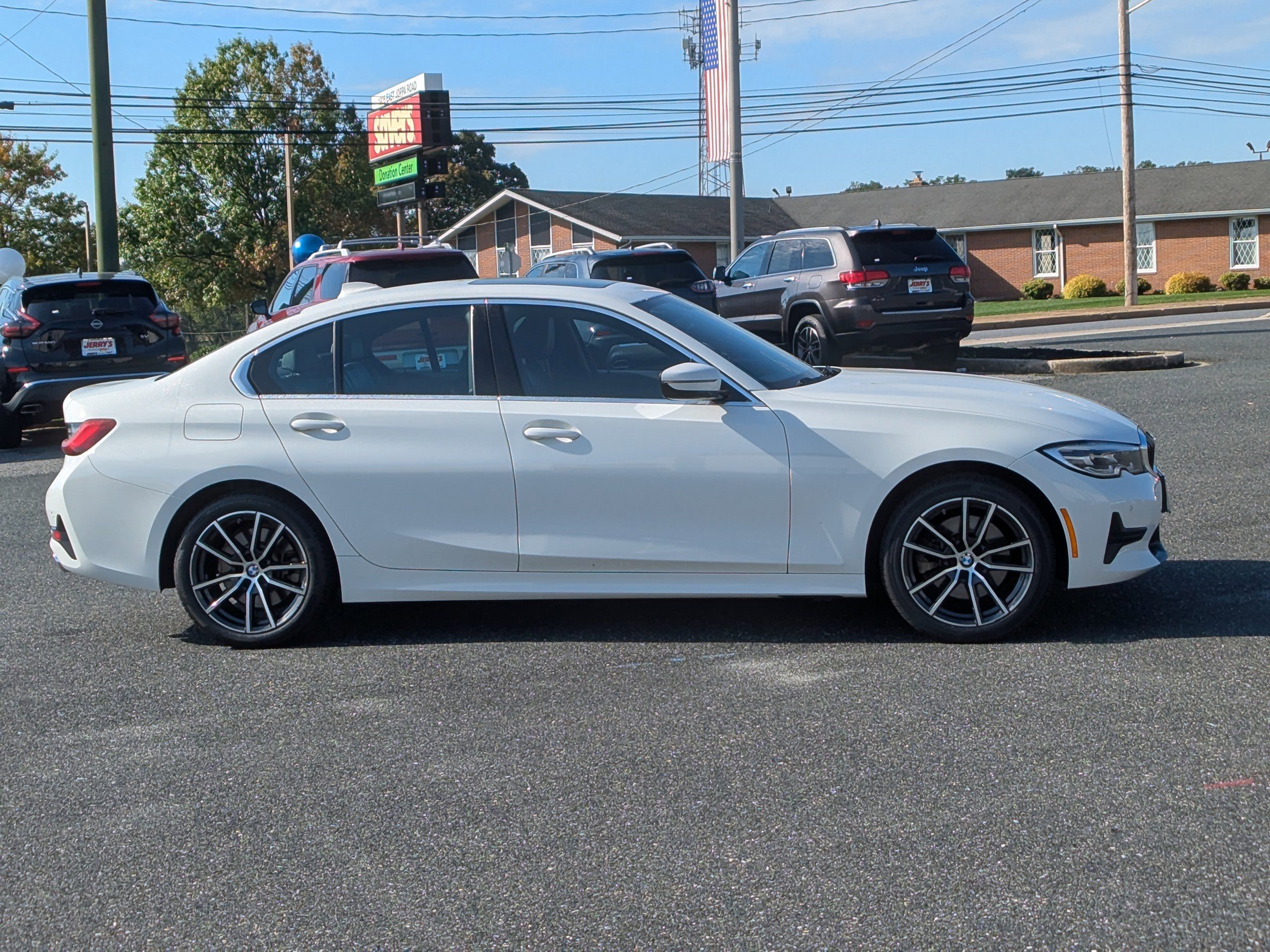 Used 2022 BMW 330i xDrive Sedan w/ Premium Package AWD/4WD image 10