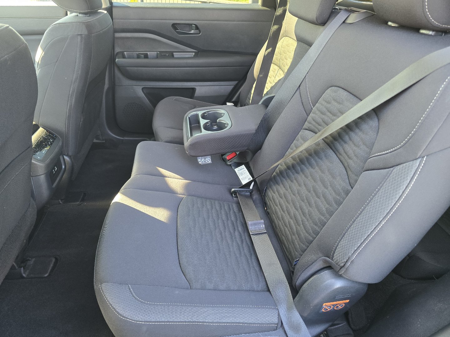 Used 2025 Nissan Pathfinder SV FWD image 30