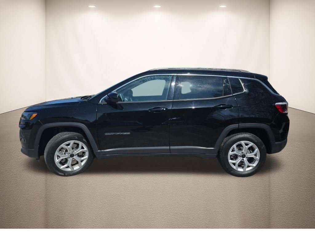 Used 2025 Jeep Compass Latitude image 8