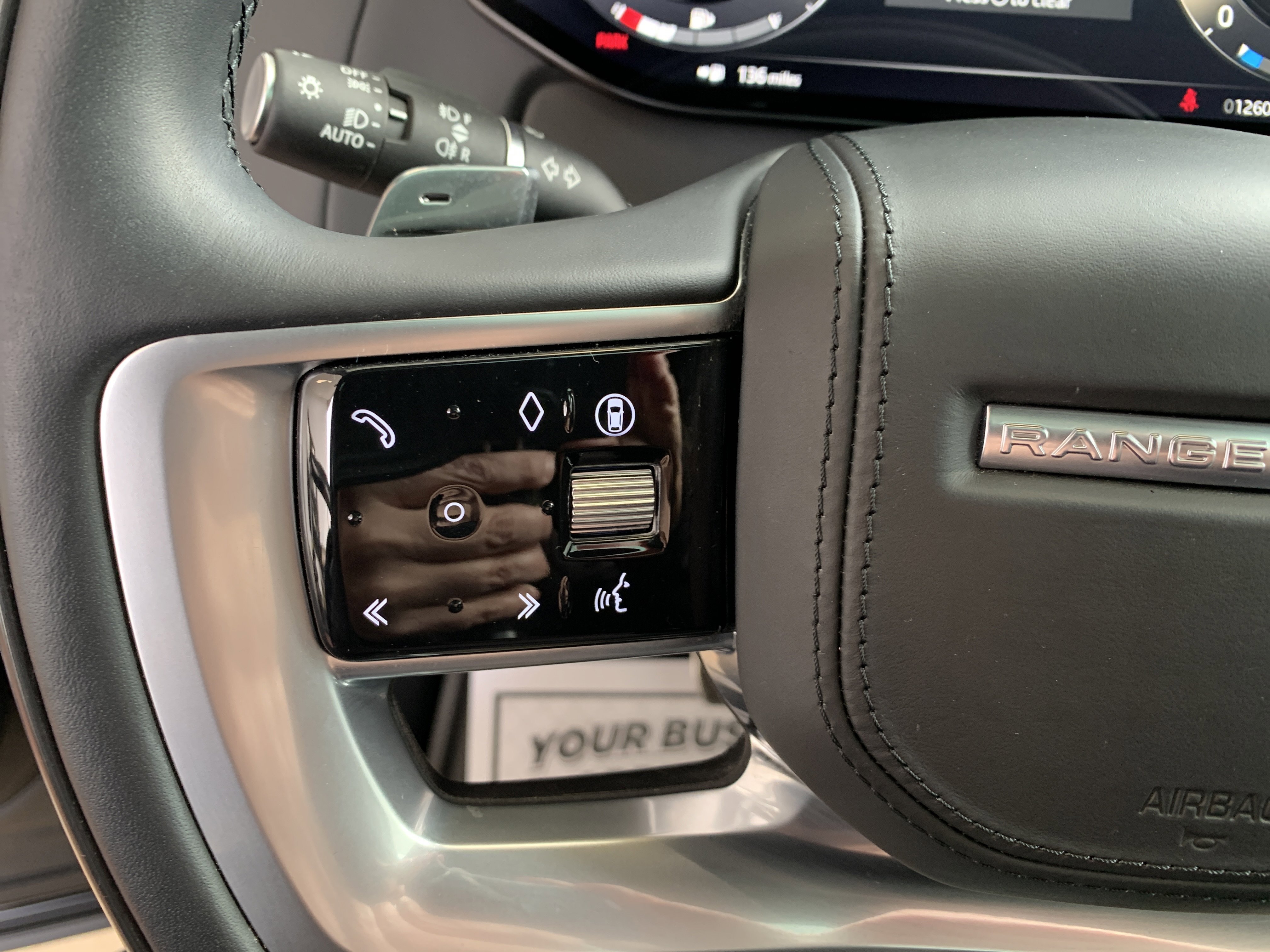 Used 2025 Land Rover Range Rover Autobiography image 16