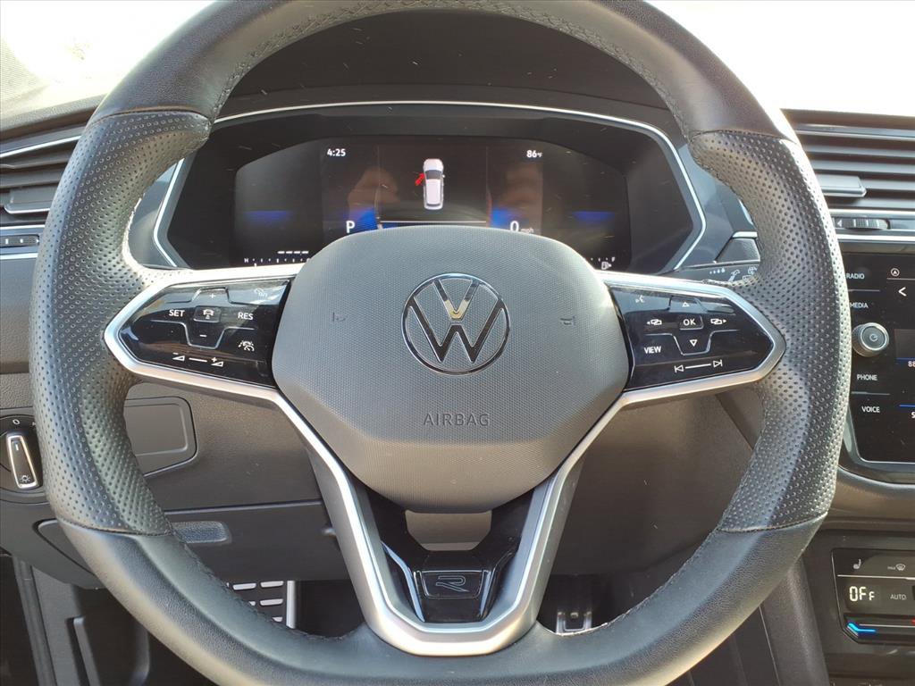 Used 2024 Volkswagen Tiguan SE R-Line FWD image 30