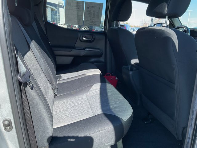 Used 2022 Toyota Tacoma TRD Off-Road w/ Technology Package image 17