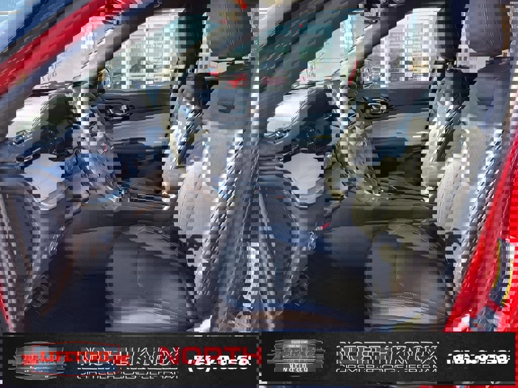 Used 2025 Jeep Compass Limited image 3