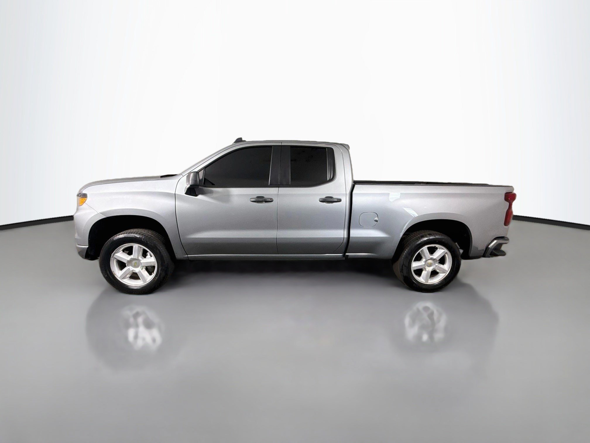 Used 2024 Chevrolet Silverado 1500 Custom RWD image 6