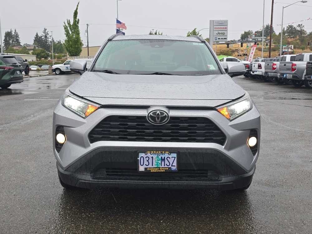 Used 2020 Toyota RAV4 XLE AWD/4WD image 12