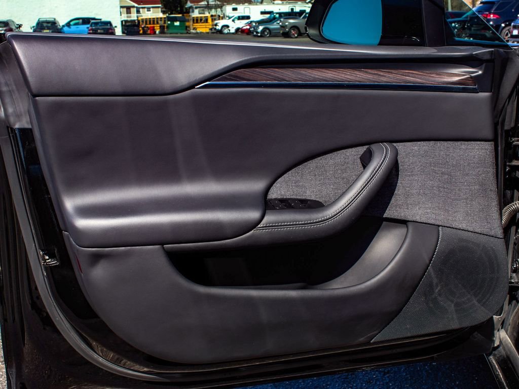 Used 2023 Tesla Model S Standard Range image 8