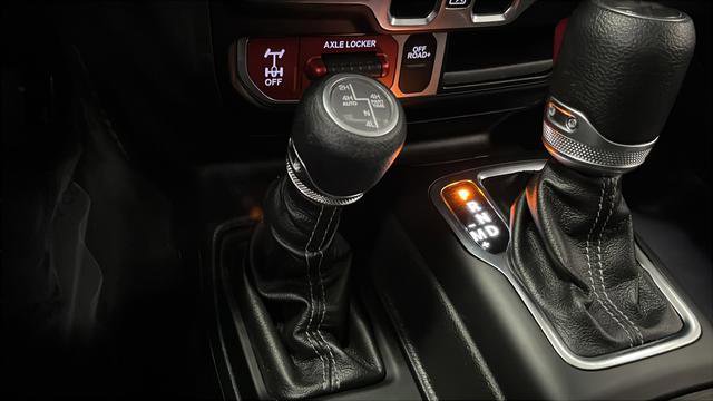 Used 2024 Jeep Wrangler Unlimited image 36