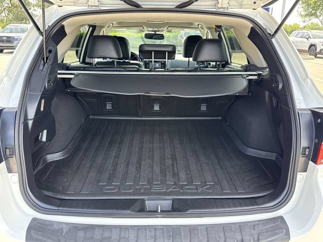 Used 2016 Subaru Outback 3.6R Limited AWD/4WD image 13