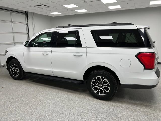 Used 2024 Ford Expedition Max XLT image 7