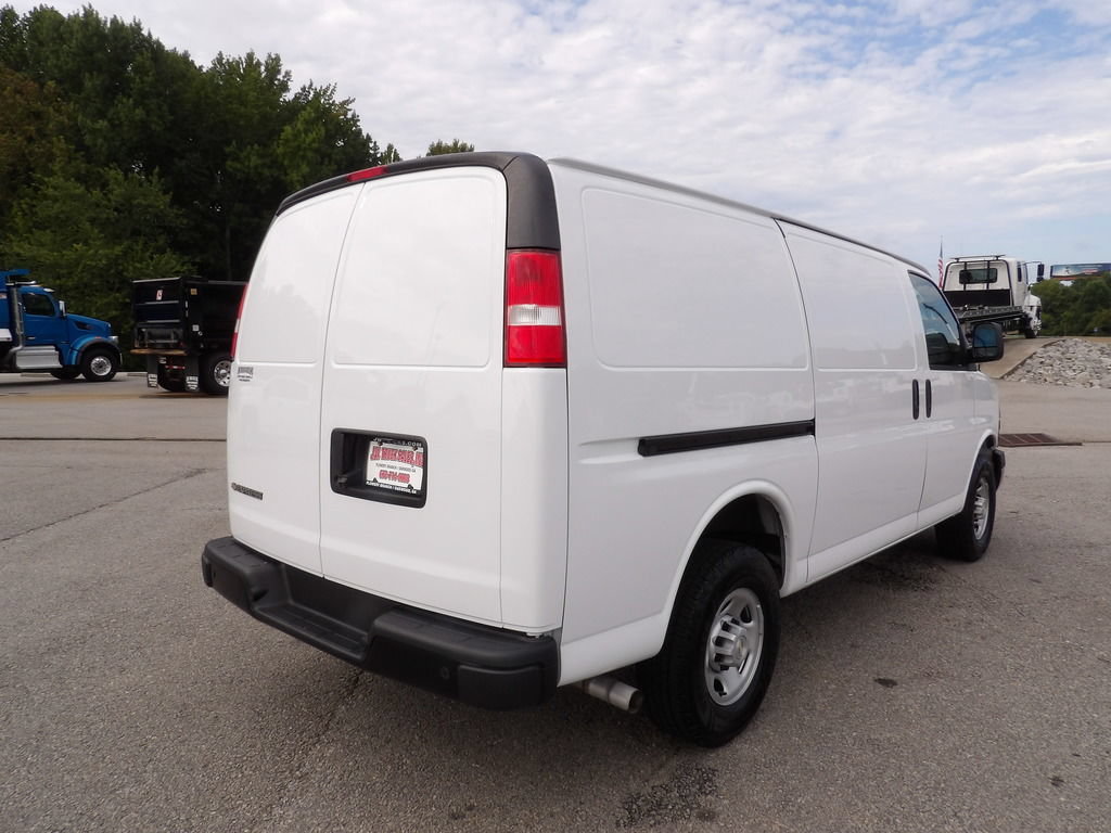 Used 2022 Chevrolet Express 2500 w/ Driver Convenience Package RWD image 7