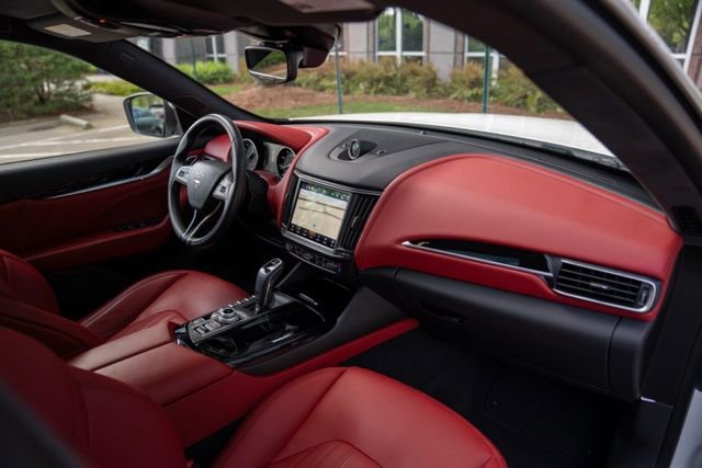 Used 2022 Maserati Levante GT AWD/4WD image 28