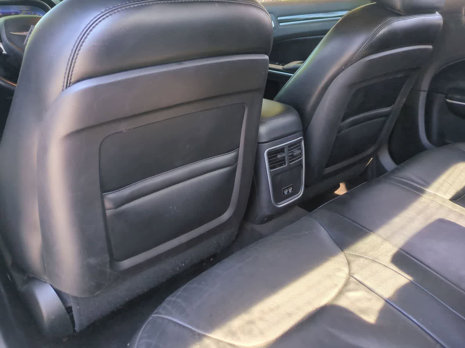 Used 2015 Chrysler 300 Limited w/ Driver Convenience Group RWD image 16