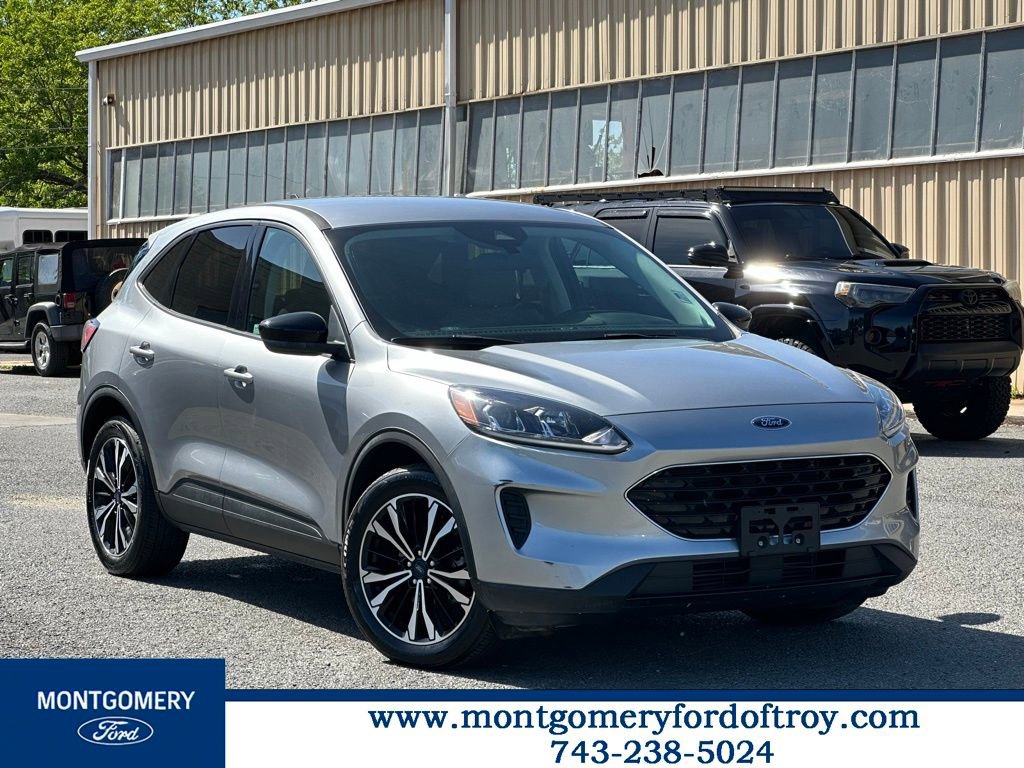 Used 2022 Ford Escape SE w/ SE Sport Appearance Package FWD image 1