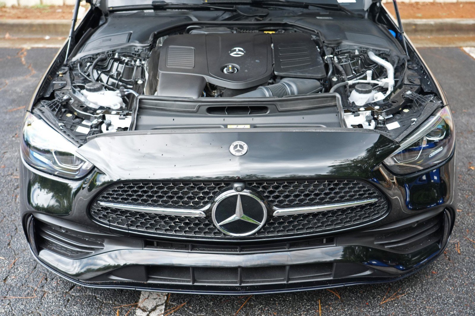 Used 2025 Mercedes-Benz C 300 4MATIC Sedan w/ AMG Line w/ Night Package image 8