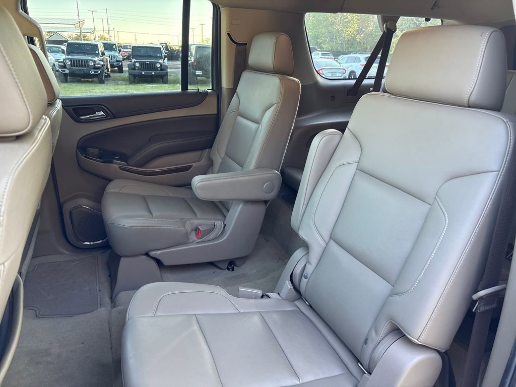 Used 2018 Chevrolet Suburban LT AWD/4WD image 12