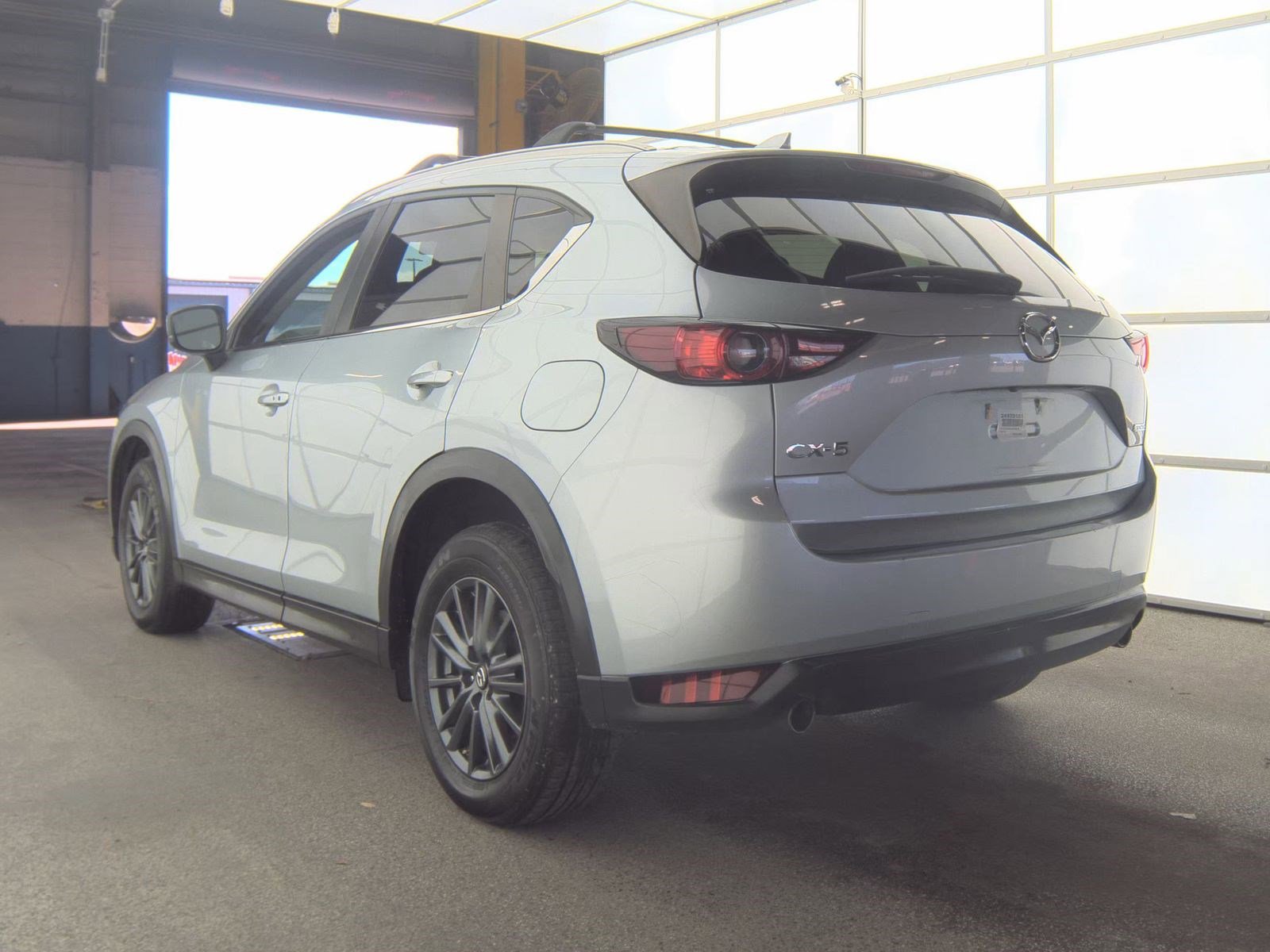 Used 2020 MAZDA CX-5 Touring image 11