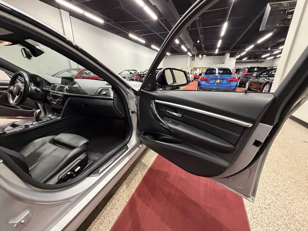 Used 2017 BMW 340i xDrive Sedan AWD/4WD image 37