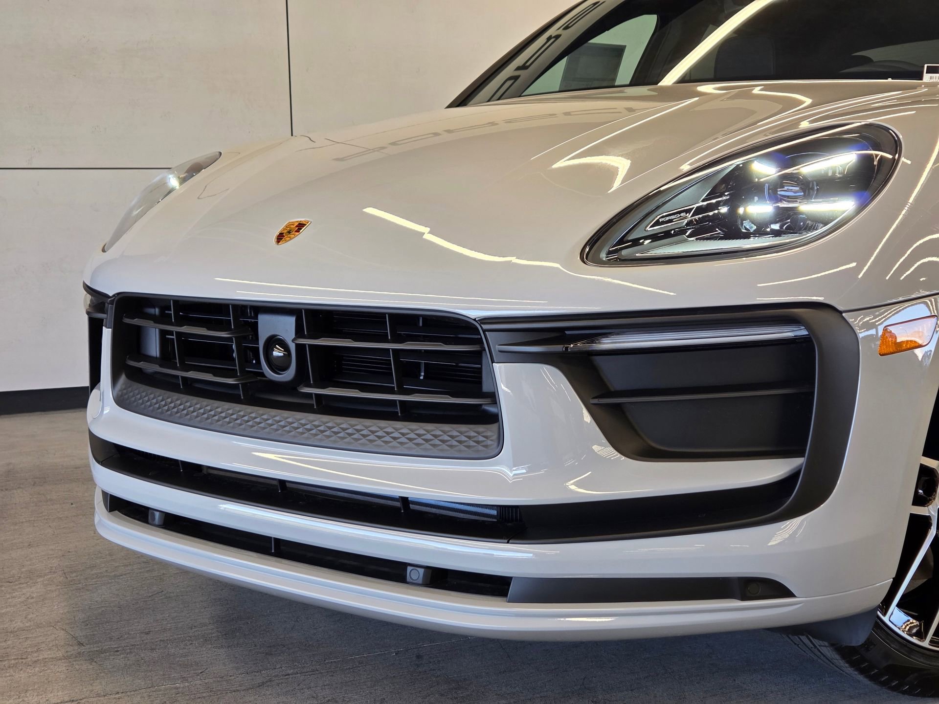 New 2026 Porsche Macan AWD/4WD image 24