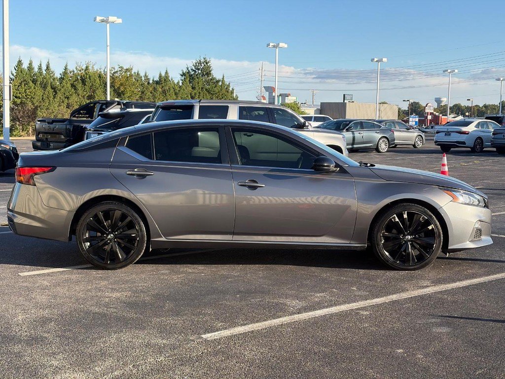Used 2021 Nissan Altima 2.5 SR FWD image 4