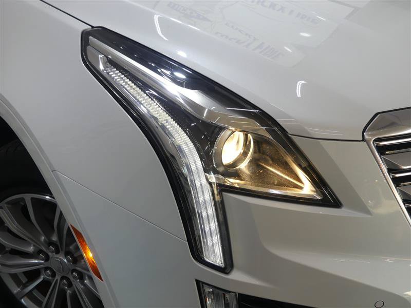 Used 2017 Cadillac XT5 Luxury AWD/4WD image 14