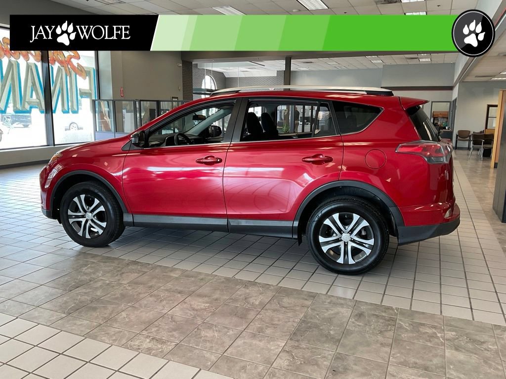 Used 2016 Toyota RAV4 LE AWD/4WD image 4