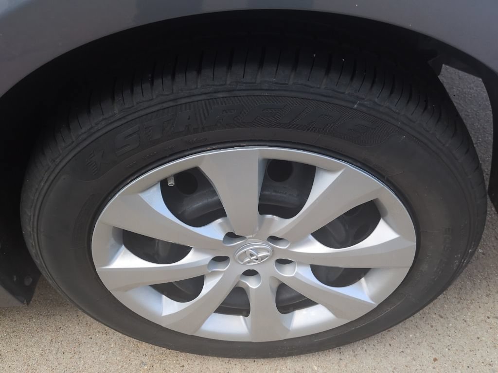 Used 2022 Toyota Corolla LE FWD image 24