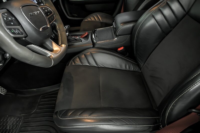 Used 2022 Dodge Charger SRT Hellcat w/ Carbon/Suede Interior Package RWD image 17