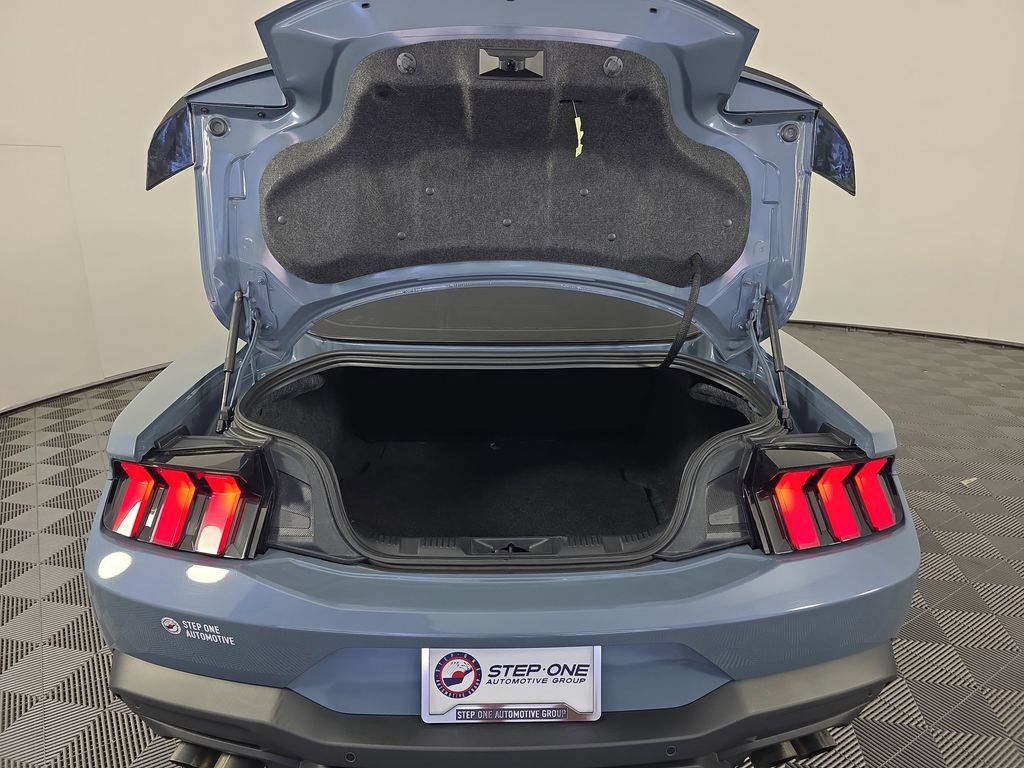 Used 2024 Ford Mustang GT RWD image 28