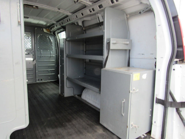 Used 2015 Chevrolet Express 2500 RWD image 23