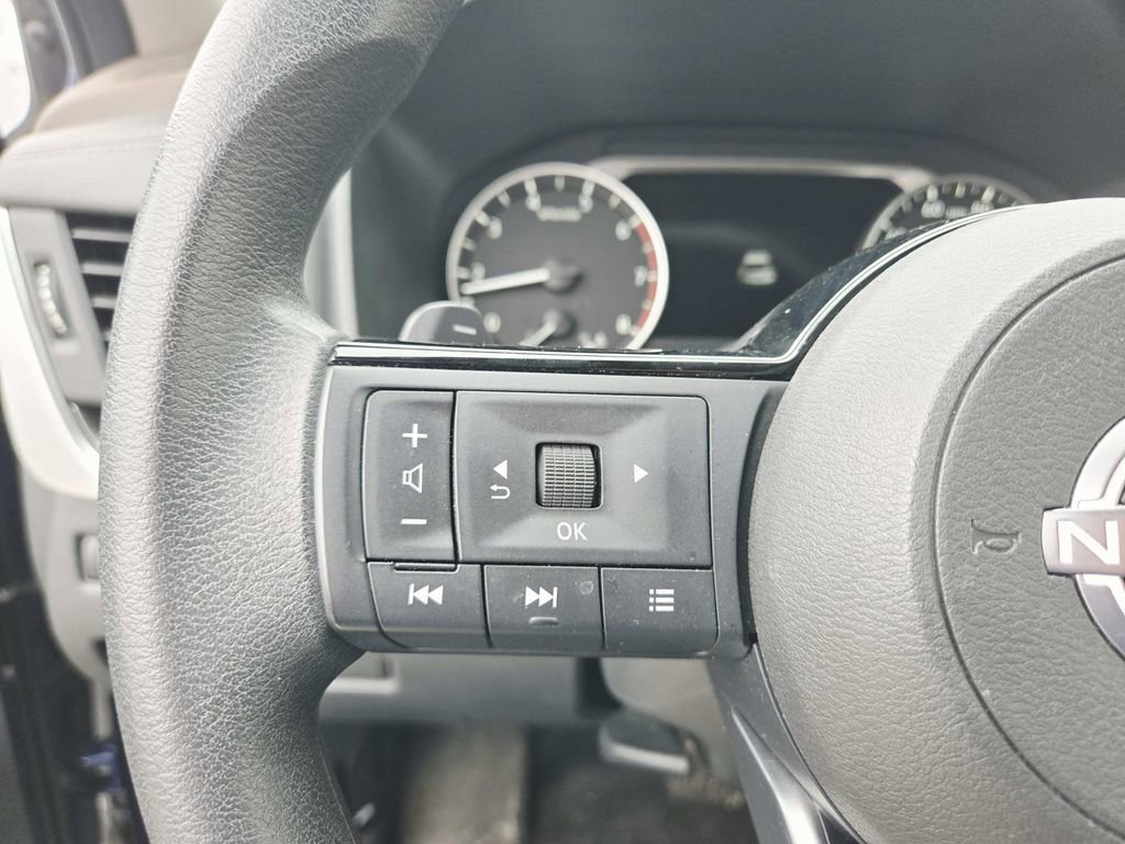 Used 2023 Nissan Rogue SV image 19