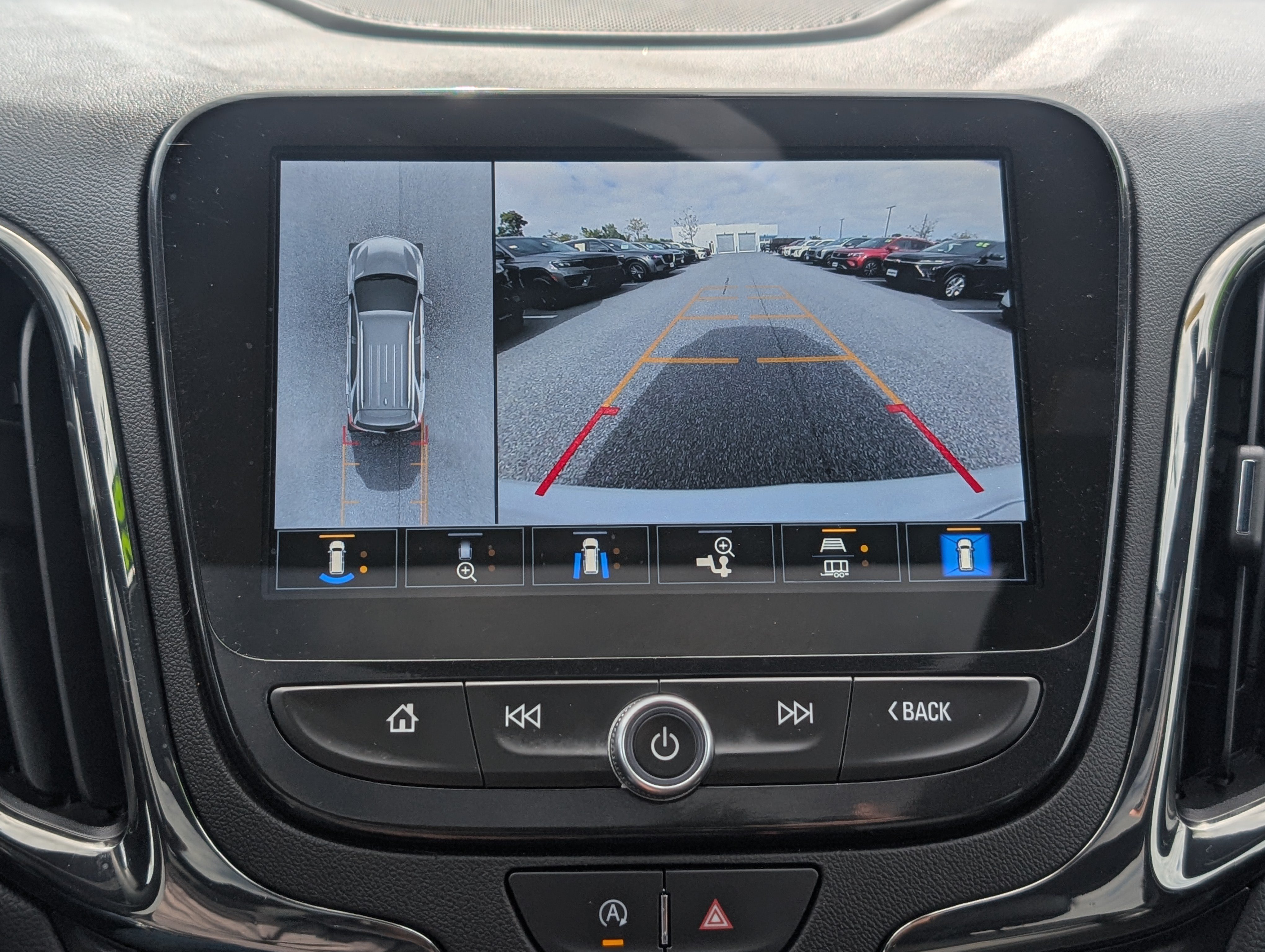 Used 2024 Chevrolet Equinox Premier AWD/4WD image 33